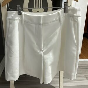 White dress shorts size 6